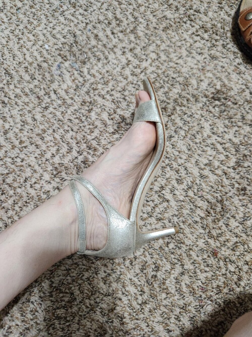 Via Spiga leather platinum heels 7.5